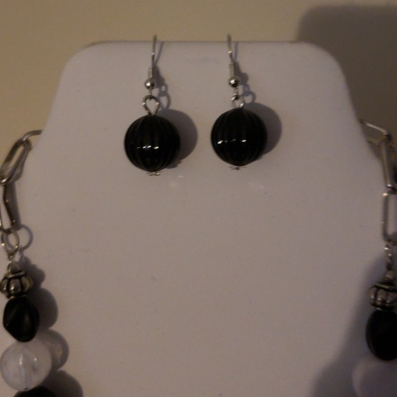 Jewelry - Picture 3 of 5